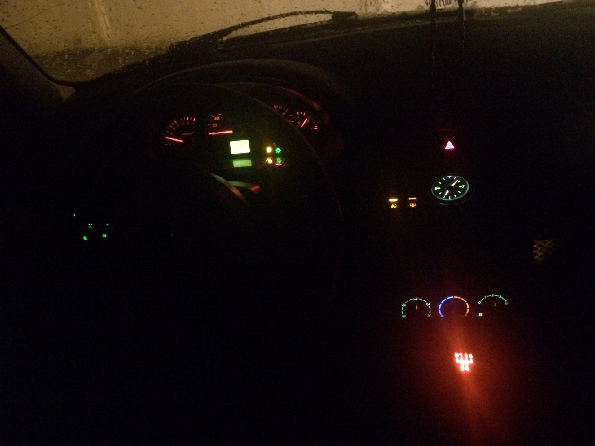 Ручка КПП с подсветкой — Lada Приора седан, 1,6 л, 2010 года ...