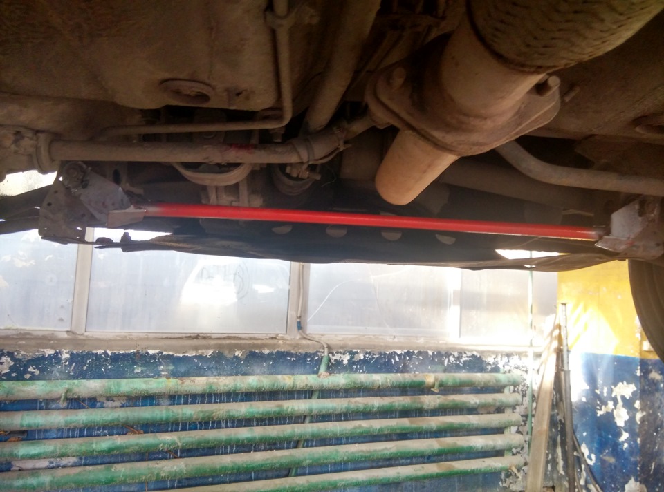 Нижняя распорка рычагов! — Lada 2114, 1,6 л, 2005 года | тюнинг | DRIVE2