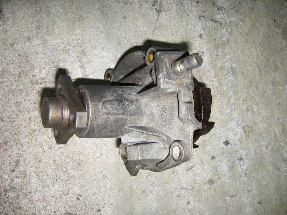 Помпа. Зазор между крыльчаткой и корпусом. — Lada 4x4 3D, 1,7 л, 2006 ...