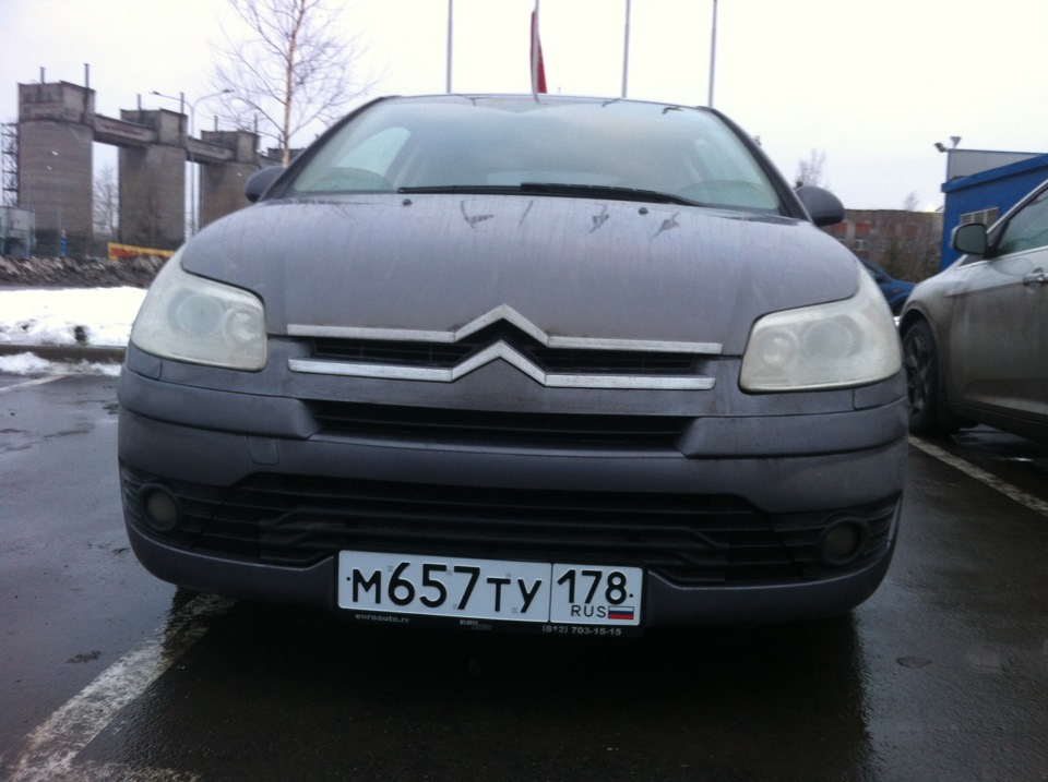 Замена переднего регистрационного знака — Citroen C4 (1G), 1,6 л, 2007 ...