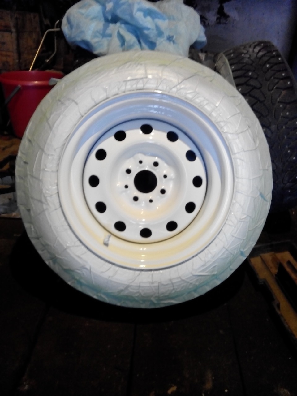 Зимой и летом на белых штампах :D — Lada Гранта, 1,6 л, 2013 года ...