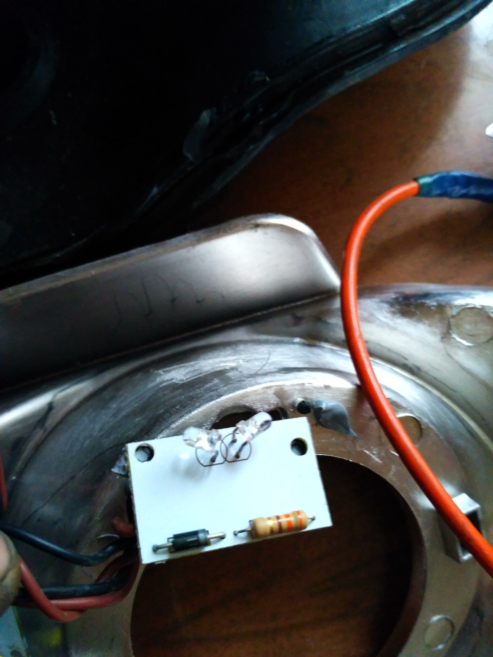 Замена лампочек в ангельских глазках. — LADA 2114, 1,7 л., 2009 года ...