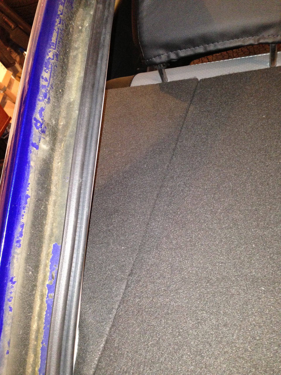 Установка акустической полки — Lada Приора хэтчбек, 1,6 л, 2011 года ...