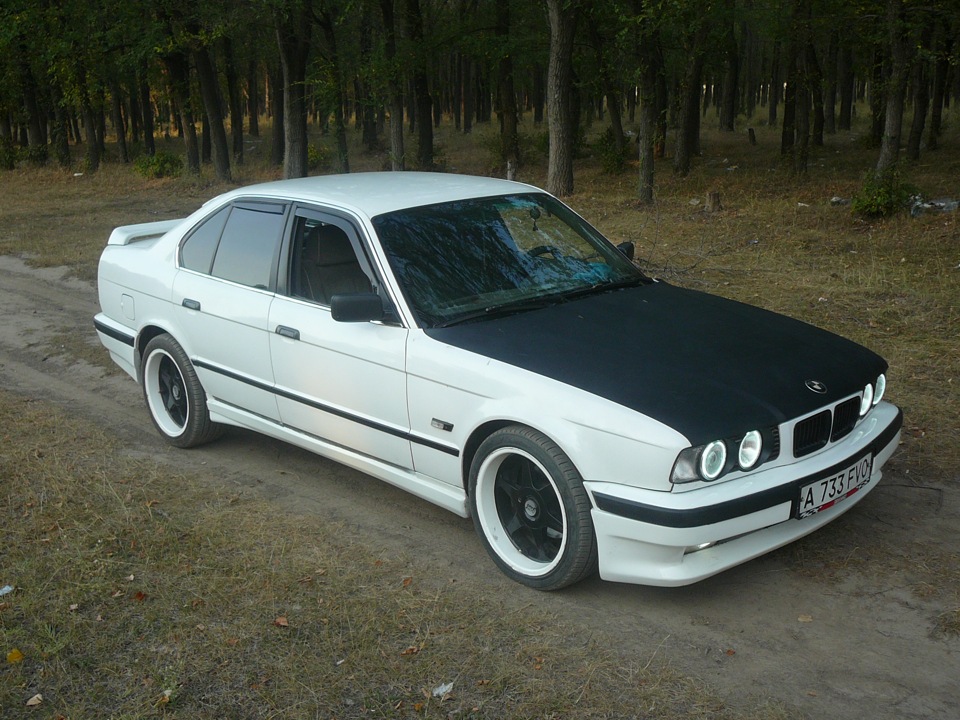 bmw e34 белая