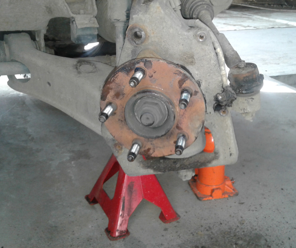 Снял щит — Ford Explorer (2G)