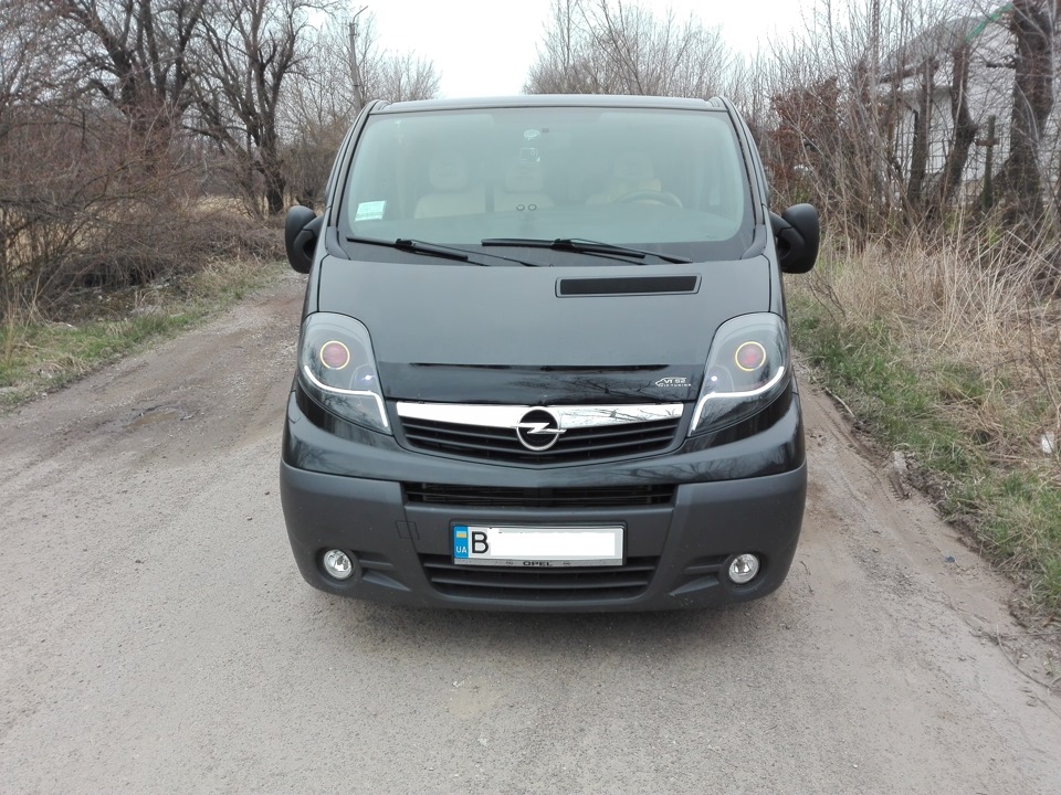 Opel Vivaro 2008 чёрный