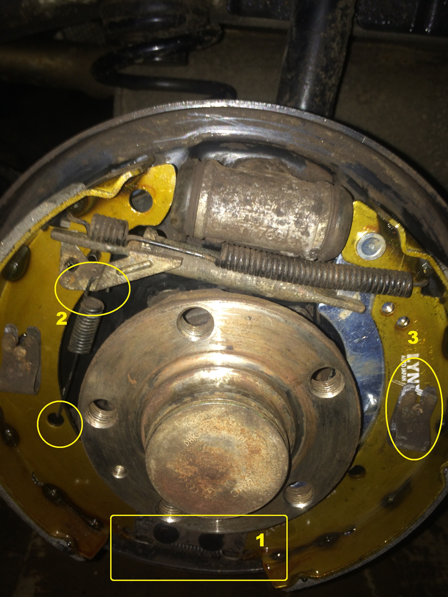 задние колодки ниссан пульсар n15 барабан. пружина стояночного тормоза санта фе 2. задние тормоза ниссан пресаж. как свести колодки. Nissan march задние тормоза.