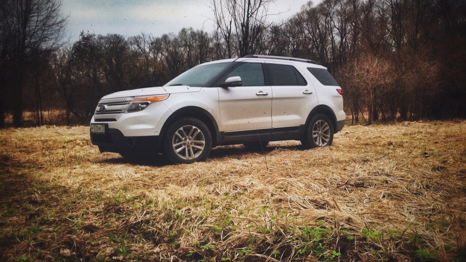 Ford Explorer Camping