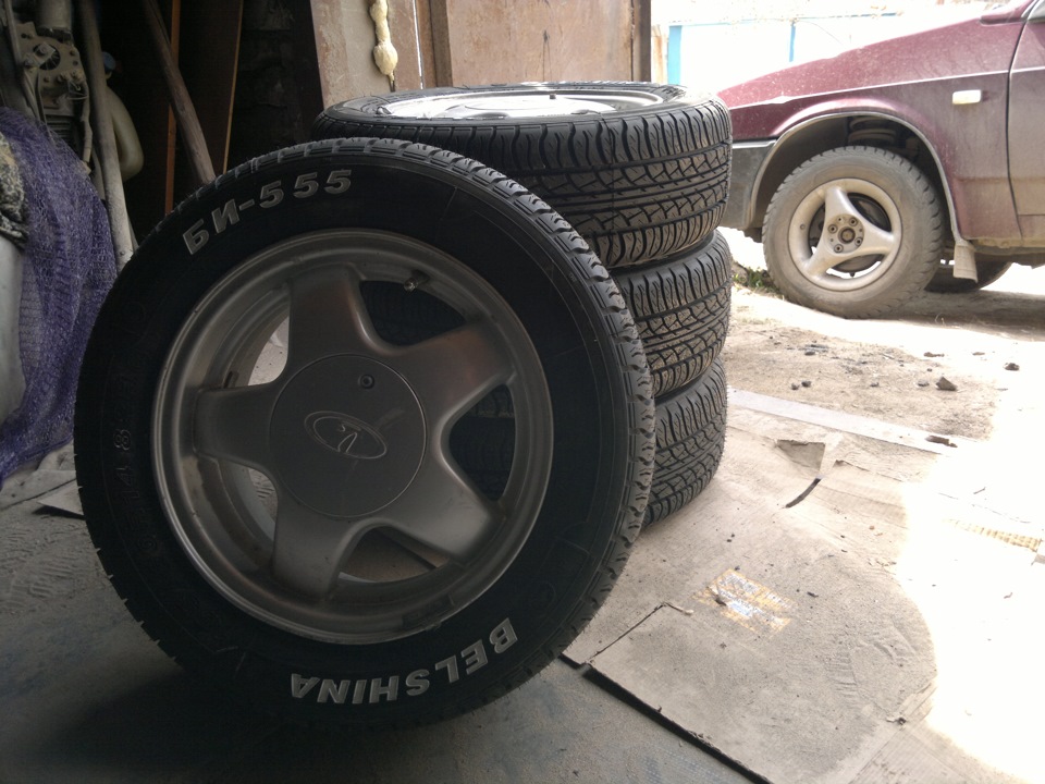 185 r14. 185/60 R14 2109. Белшина 555 185/60 r14 штамповки. Белшина 185/60 r14 на ВАЗ 21099. Резина 185.60.14 батоны.
