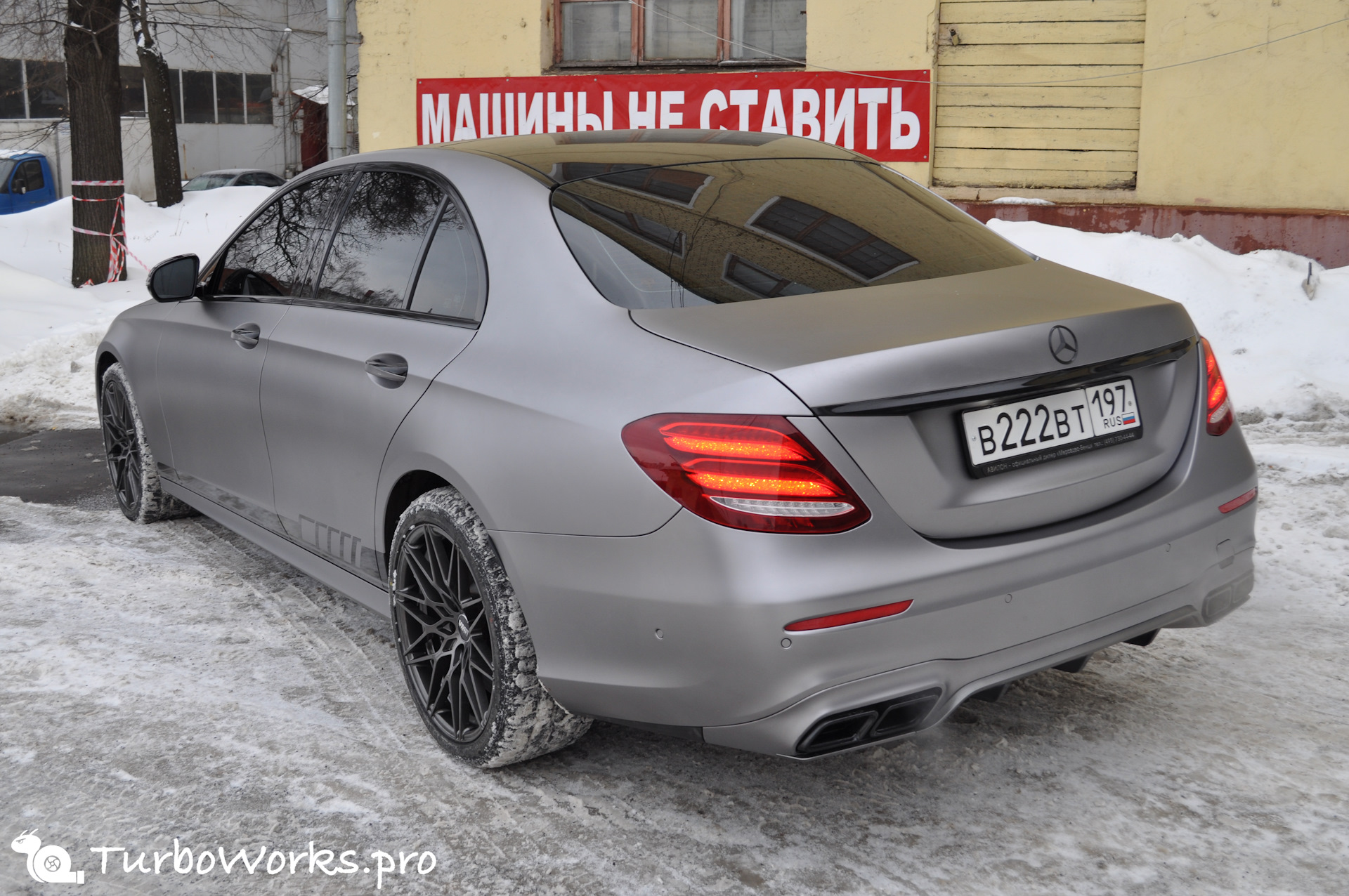 Мерседес e400 черный мат