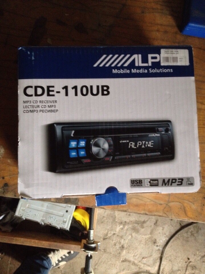 Магнитола Alpine CDE-110UB — Lada Приора хэтчбек, 1,6 л, 2008 года ...