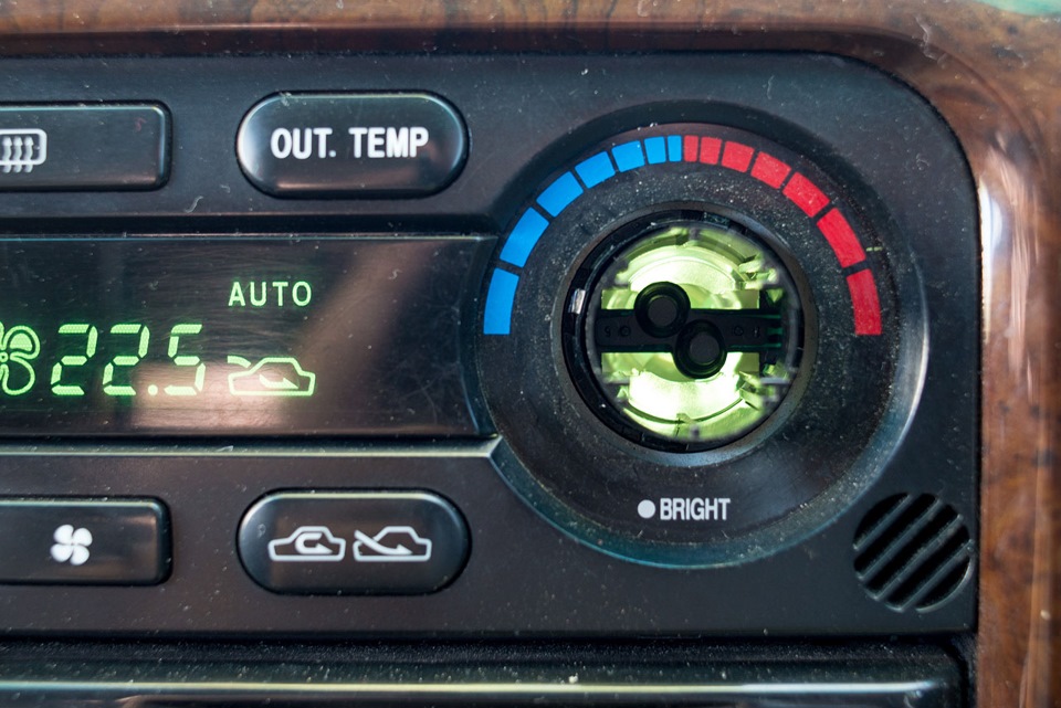 Перестали работать кнопки Off и Auto блока климата. Починил. — Subaru .