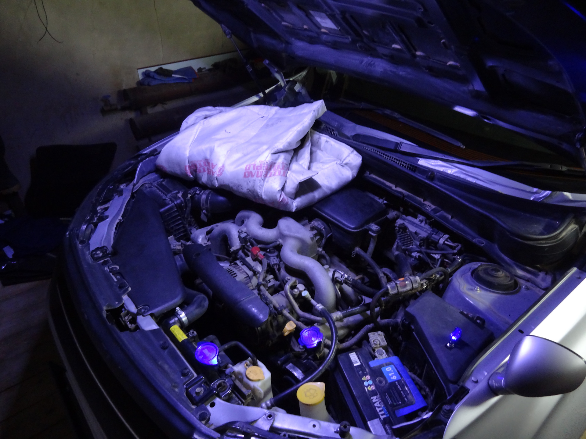 Подкапотное пространство ниссан патфайндер r50. Освещение подкапотного пространства ваз 2110. Подкапотное пространство освещение. Подкапотное пространство освещение. Подкапотное пространство освещение.