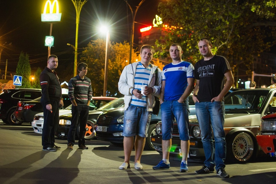 сходка гонщиков. сходка анимешников. сходка машин. сходки квинки. сходки квинки.