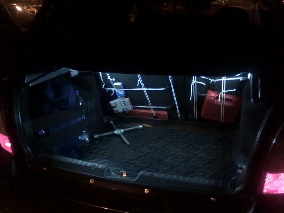 Свет в багажнике — итог. — Lada Калина универсал, 1,6 л, 2012 года ...