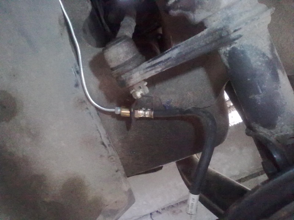 Тормозные диски, колодки. Тормозные шланги, тормозная трубка и ничего ...