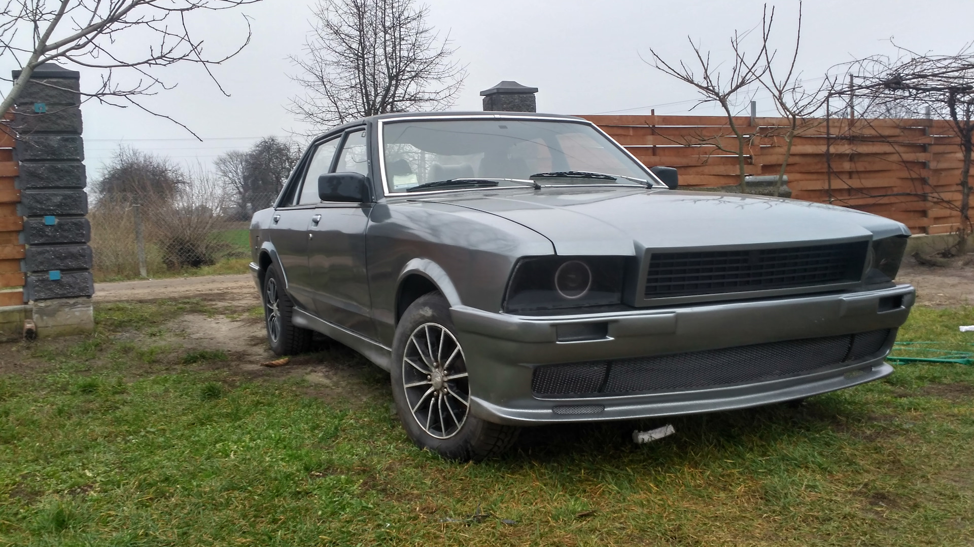 ford granada 1984