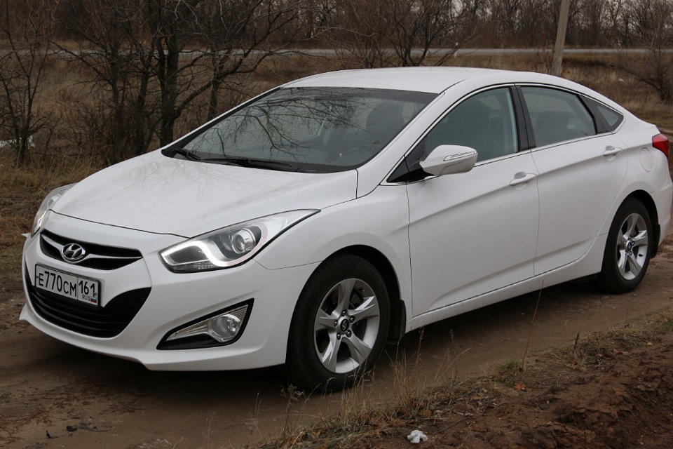 Аи 40. Hyundai i40 2013. Hyundai i40 2.0. Hyundai i40 l 2013. I40 Hyundai 2013 2.0 автомат.