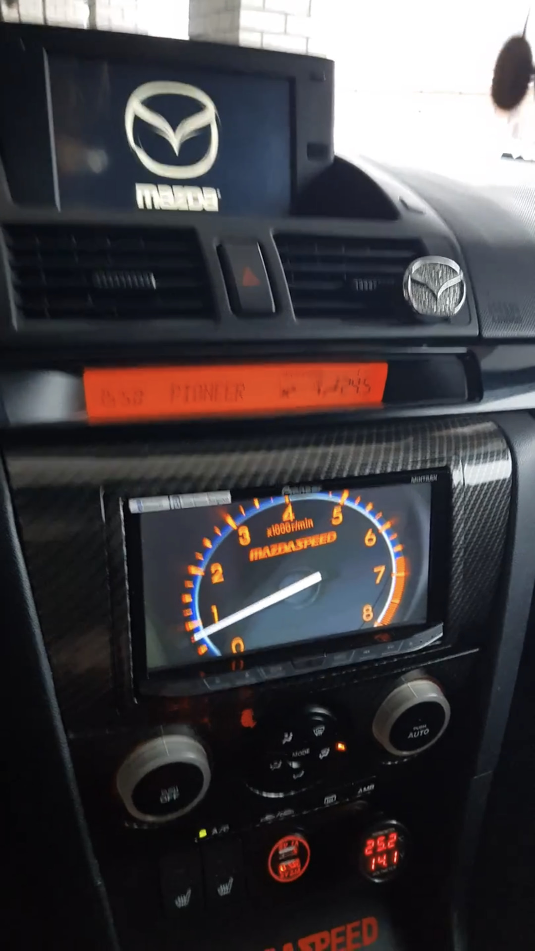 И вновь, новая магнитола Pioneer AVH X8800BT. — Mazda 3 (1G) BK, 2 л, 2007  года | автозвук | DRIVE2