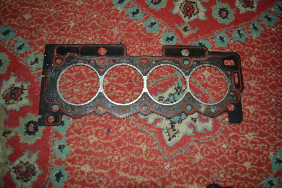 на днях обнаружил в тосоле масло. — Peugeot 206, 1,4 л., 2005 года ...