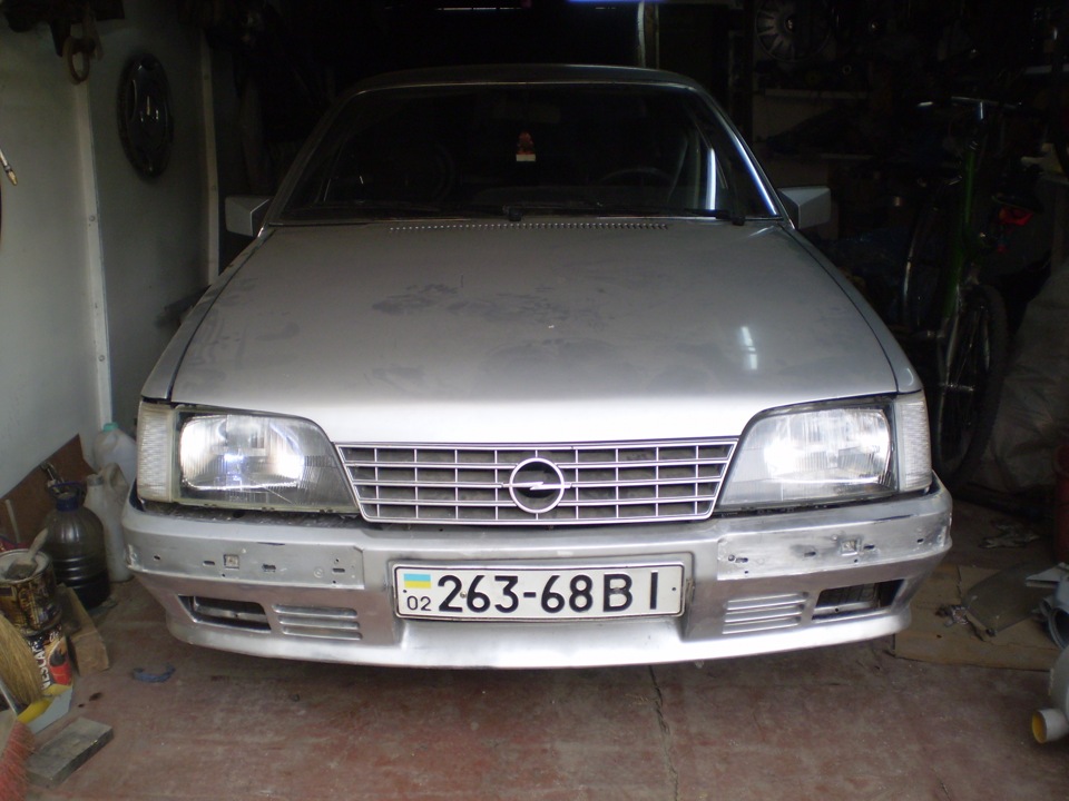 Подсобрал, повешал передние локеры, шильдики — Opel Senator A, 2 л ...