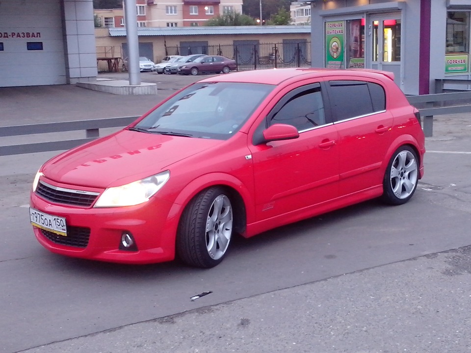 Opel Astra h 2008 красная