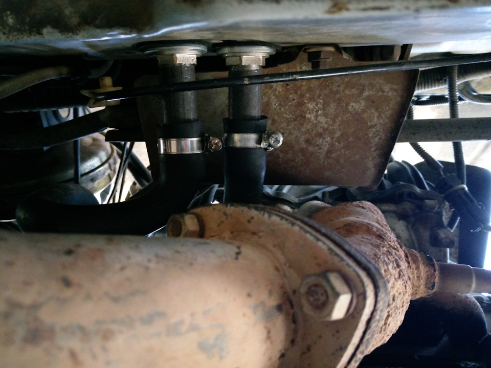 Замена краника печки на штуцера — Lada 2114, 1,6 л, 2008 года | своими ...