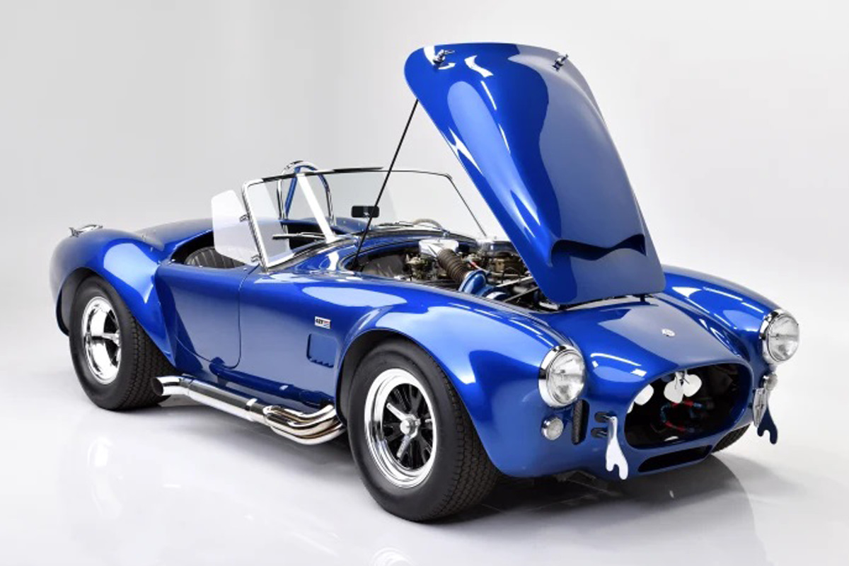 Машина Shelby Cobra