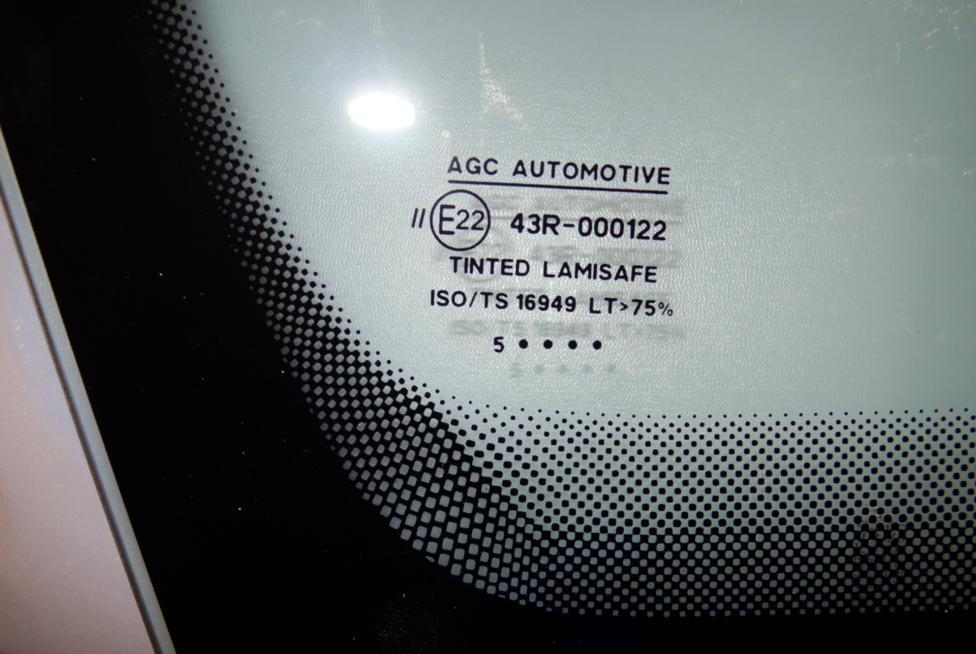 Glass страна производитель. Лобовое стекло AGC Automotive 43r 000108. Лобовое стекло AGC Automotive 43r-000102. Стекло Nissan AGC Automotive 43r-008594. Стекло Тойота AGC Automotive год.