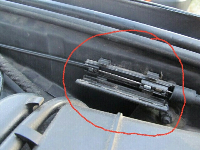 Замена тросика капота на BMW E39 — BMW 5 series (E39), 2,3 л., 2000 ...