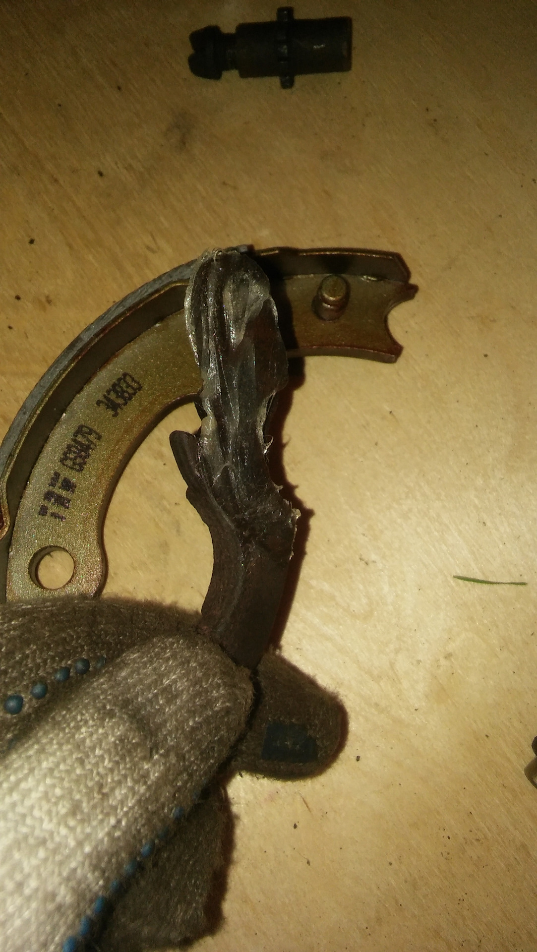 Решил я значит поменять колодки стояночного тормоза… ( #яумамырукожоп ...