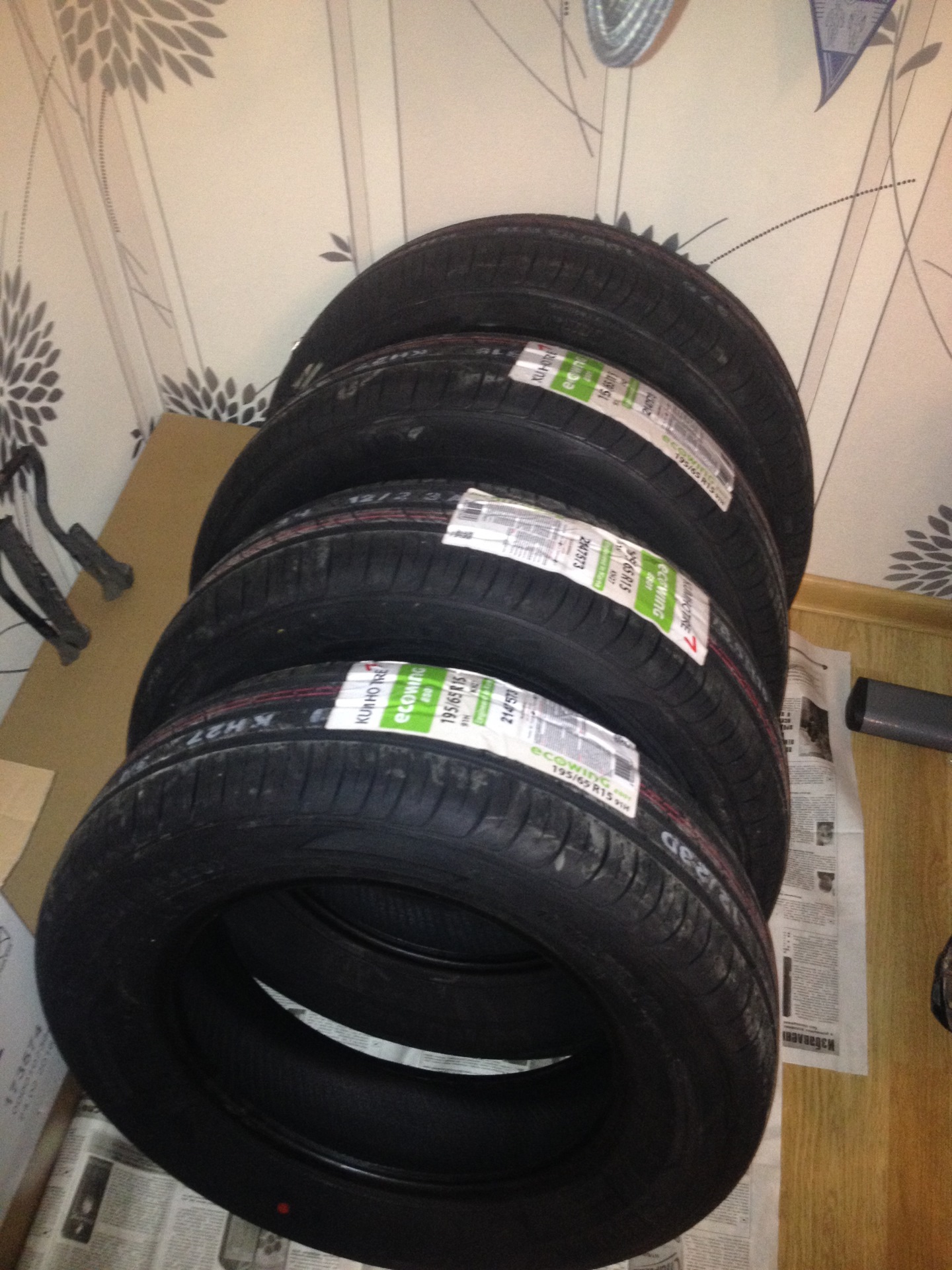 Kumho ecowing es01 kh27 185 65 r15