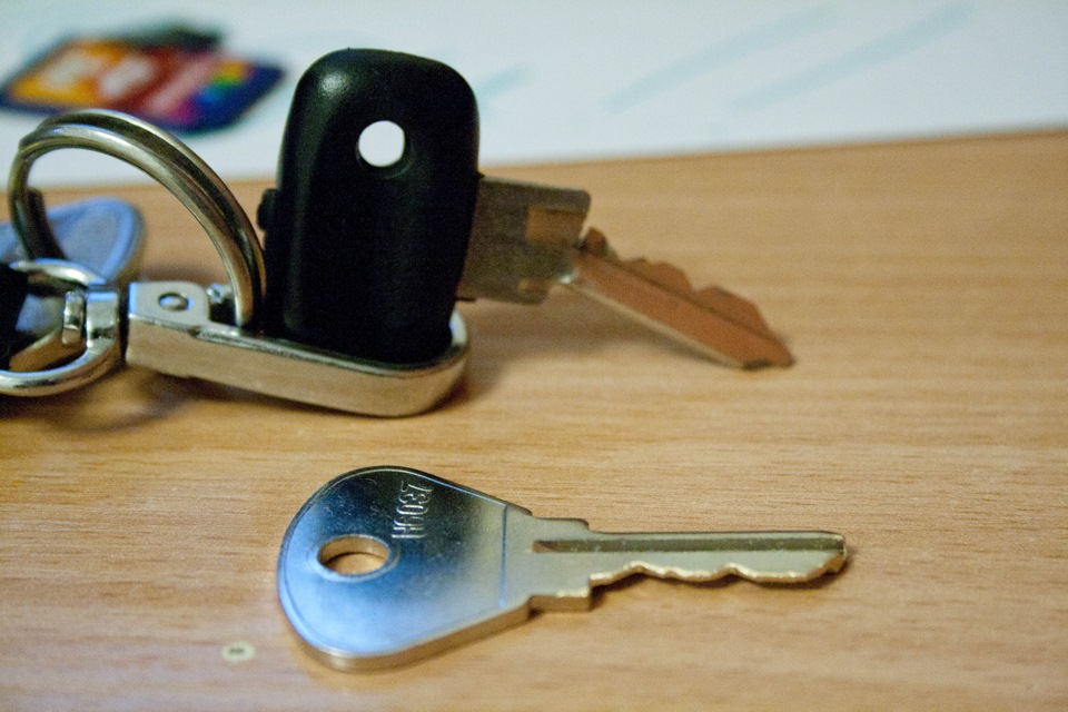 Прокат ключ. Ключ от двери ВАЗ 2105. Ключи ВАЗ 2105. Ключ зажигания ВАЗ 2105. Жигули 2105 ключ зажигания.