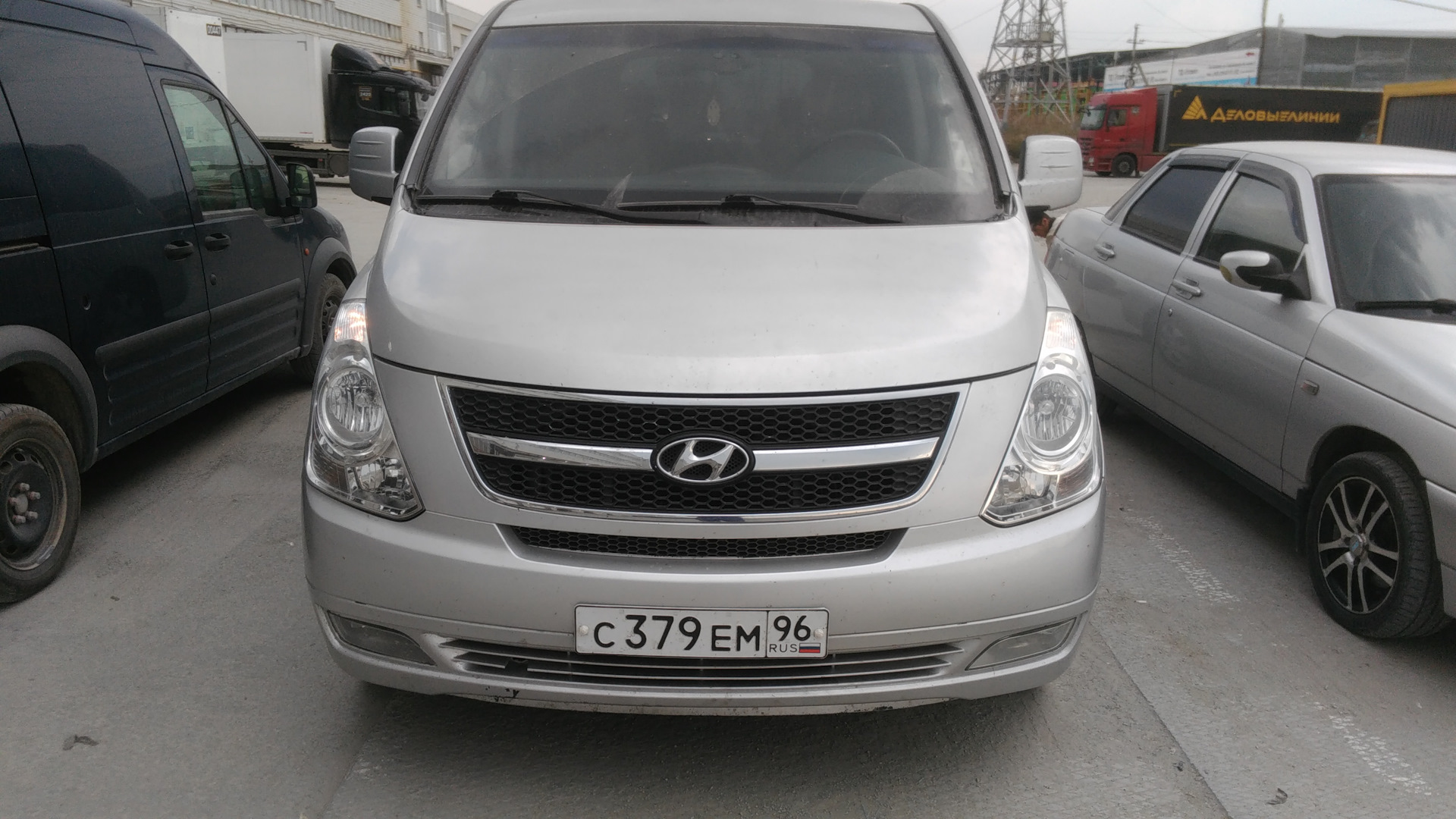 Hyundai grand starex 2 5. Хендай Гранд Старекс 2008 год гос номер.