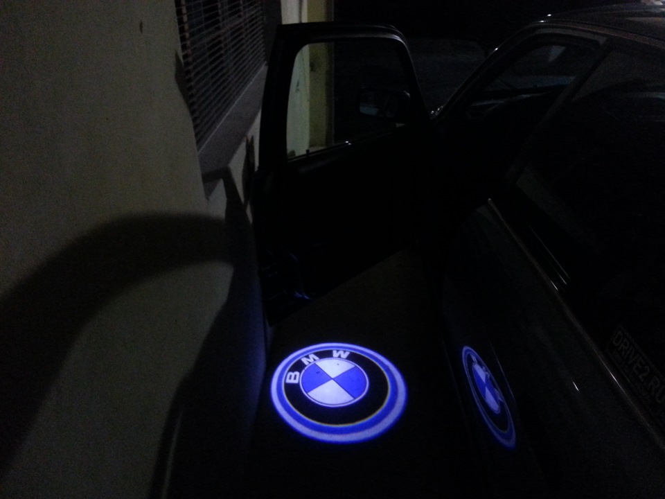 Logo BMW-подсветка для ног. — BMW 5 series (E34), 2,5 л, 1992 года ...