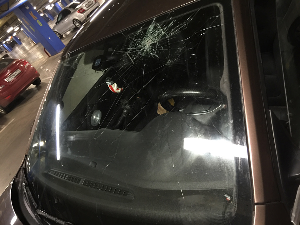 Что такое лобовое за 2850₽ — Volkswagen Jetta VI, 1,4 л, 2011 года ...