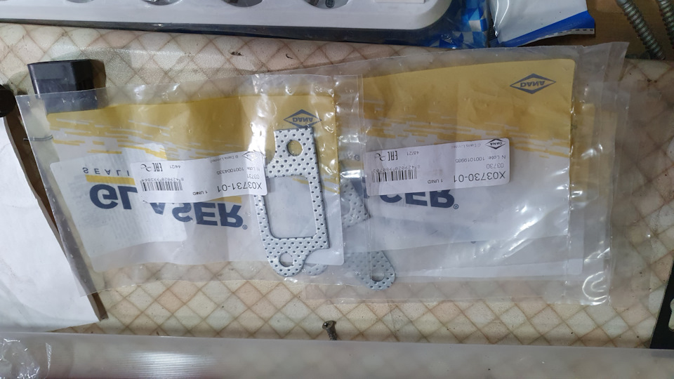 Меняем прокладки выпускного коллектора — Ford Transit (4G), 2 л, 1990 ...