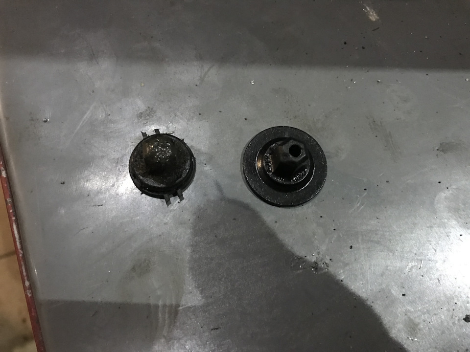 Слева старая, справа новая — Volkswagen Passat CC