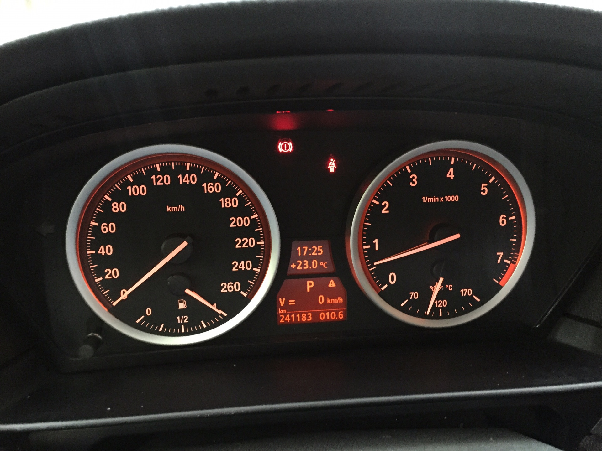 Температура двигателя е60. Приборка е60. Щиток приборов BMW 3,0.