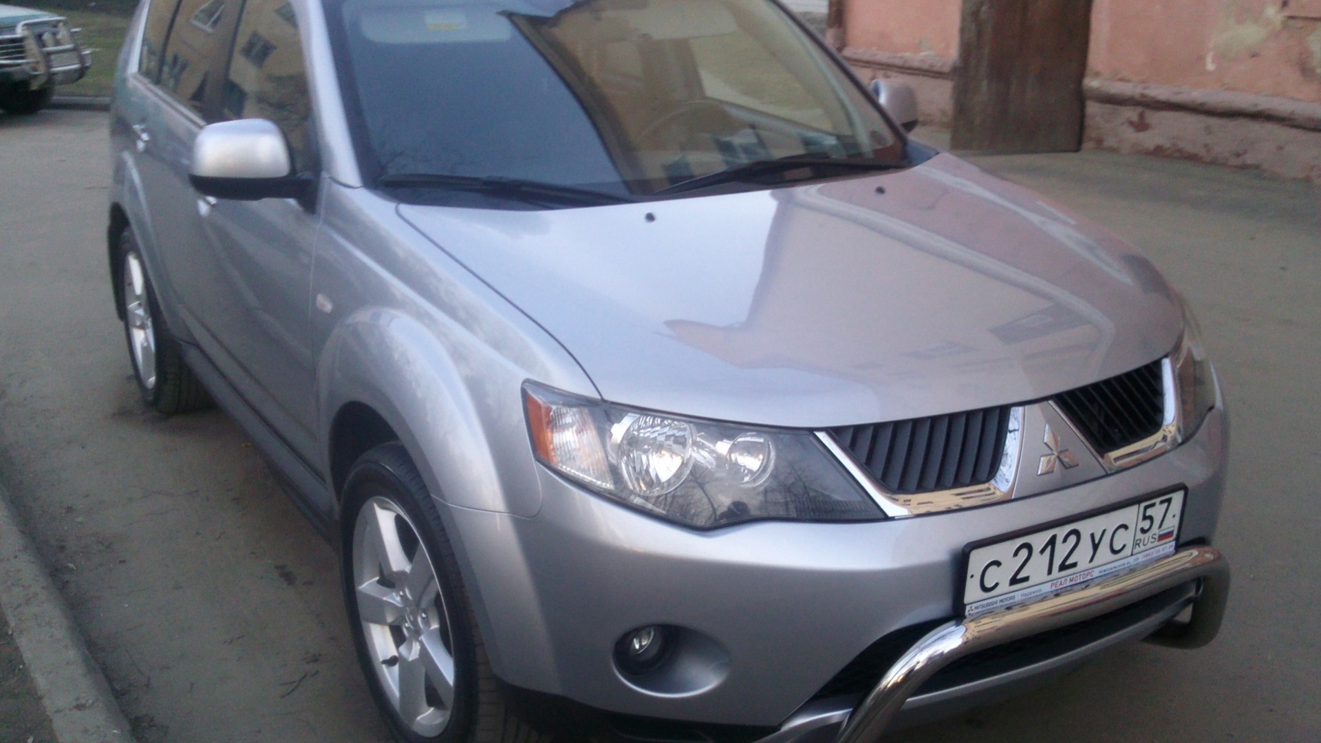 Mitsubishi Outlander XL 2.4 бензиновый 2009 | Мицурик на DRIVE2