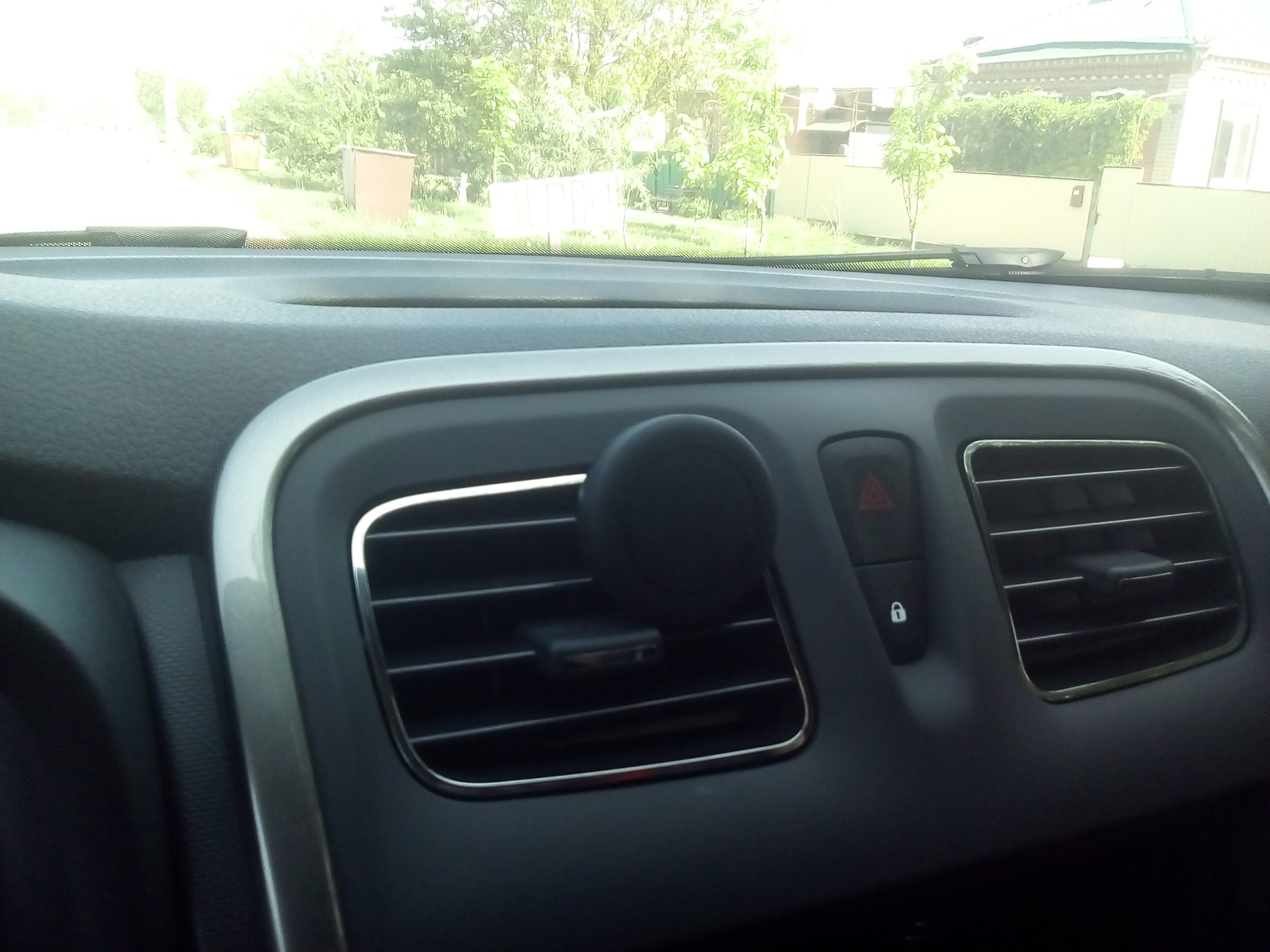 держатель для телефона логан. держатель для телефона в рено логан 1. держатель для навигатора в рено логан 1. держатель для телефона логан. держатель для телефона в renault logan 1.