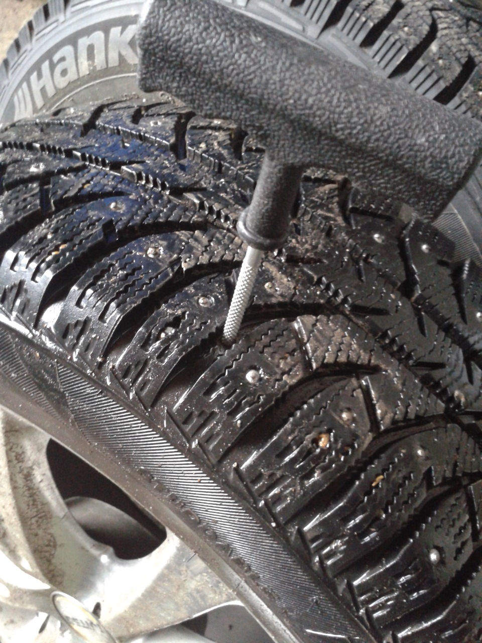 Ремонт прокола колеса — Nissan Bluebird Sylphy (G11), 1,5 л, 2006 года ...