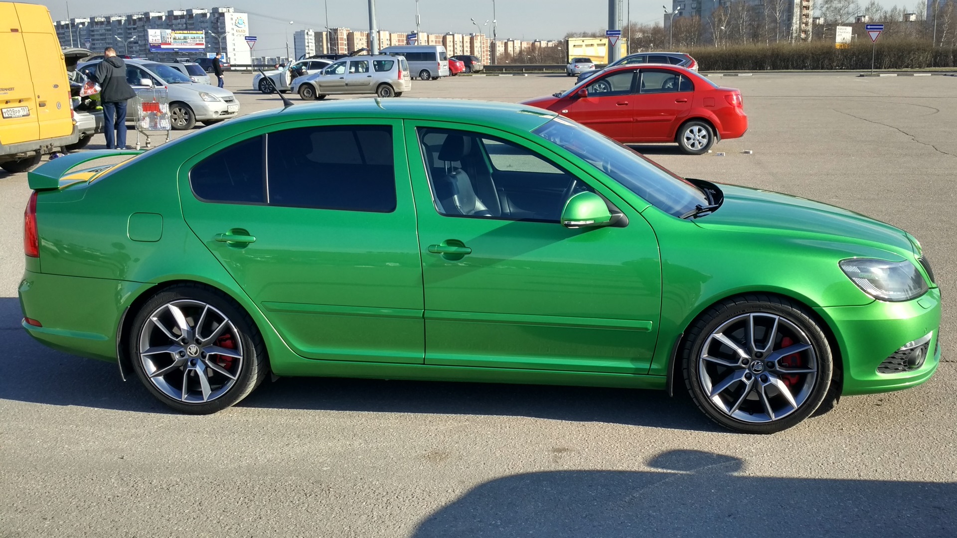 Диски шкода. Диски Skoda Octavia RS r18. R18 Skoda RS. Skoda Octavia RS r17. Octavia a5 RS r17.