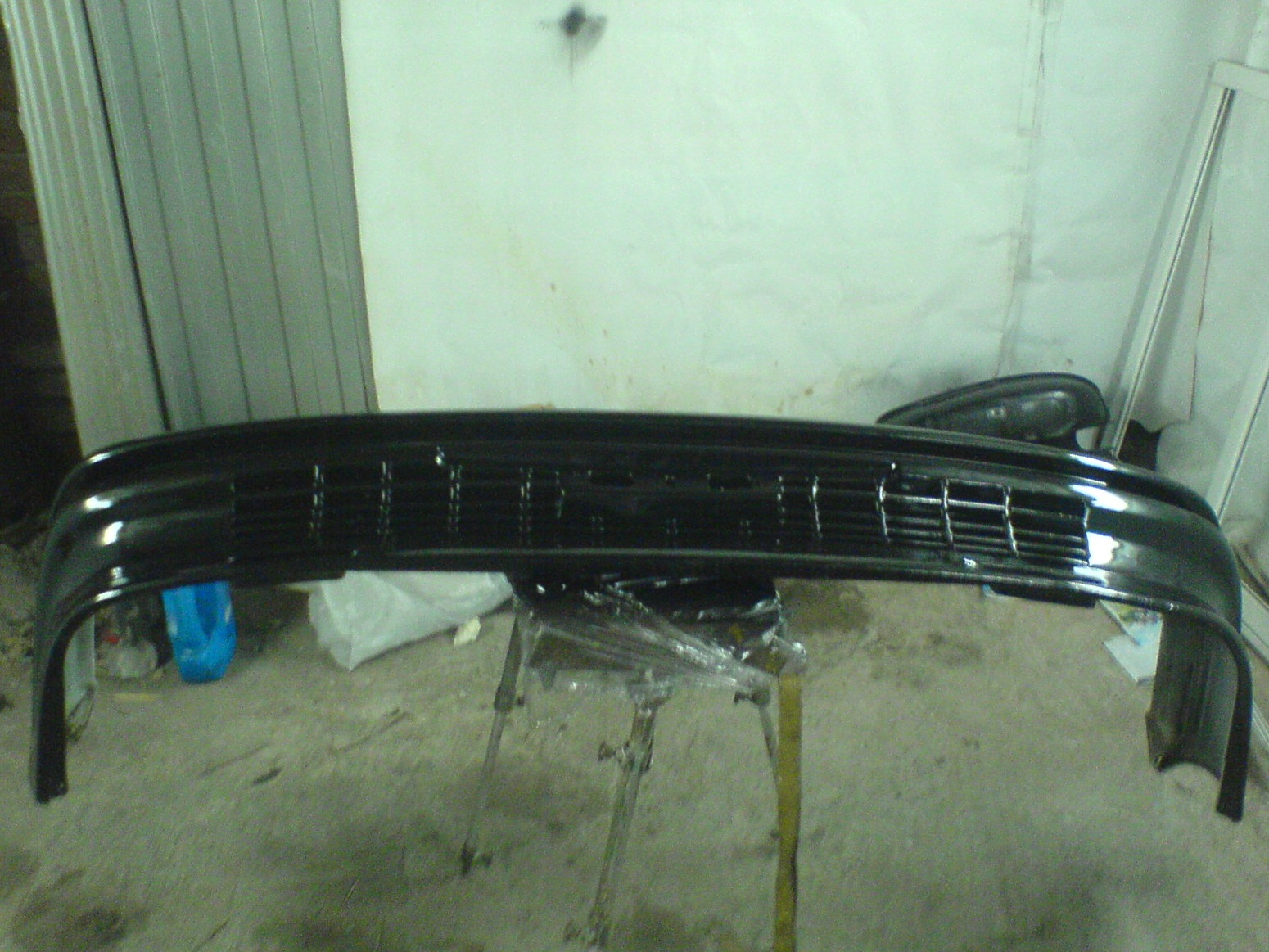 Painted front bumper - Toyota Corolla 15 L 1989