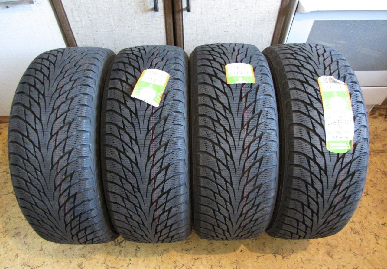 Резина нокиан 18. Hakkapeliitta r2 205 55 16. Нокиан Хакка 2 зимняя. Nokian Hakkapeliitta r3 SUV. Nokian Tyres Hakkapeliitta r3.