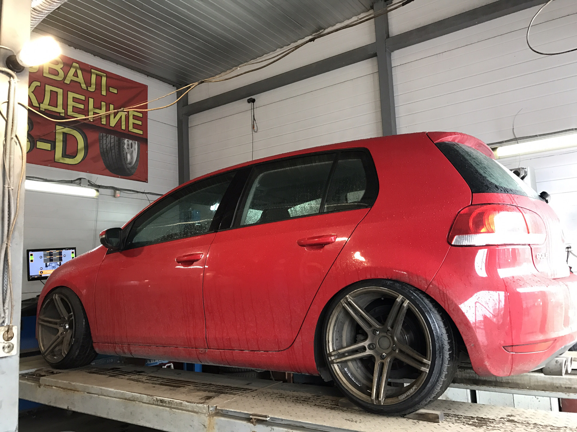 мазда 235/40/18. 215/40 r17 гольф 6. Vw jetta 6 r17. 215 35 r18 8. R18 225 40 мазда.