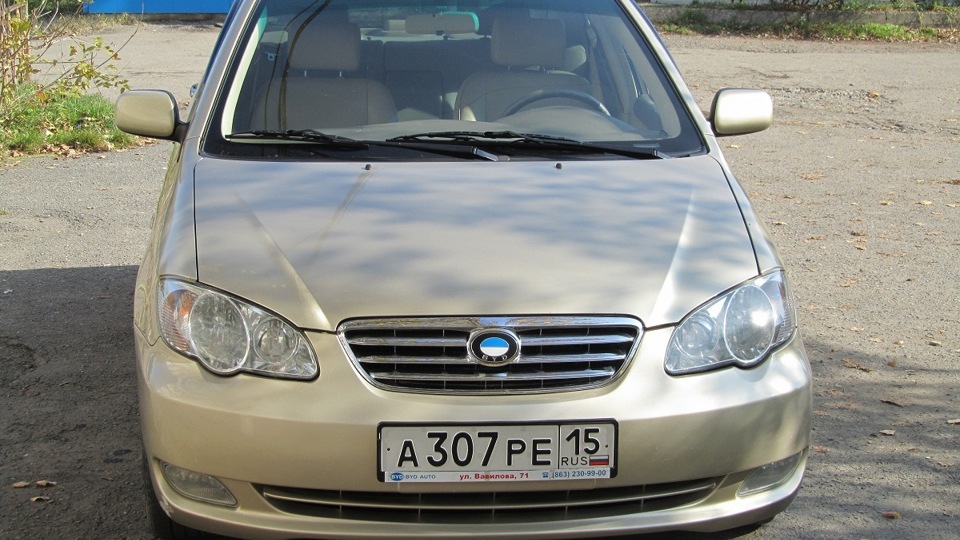 Китайская машина BYD f5