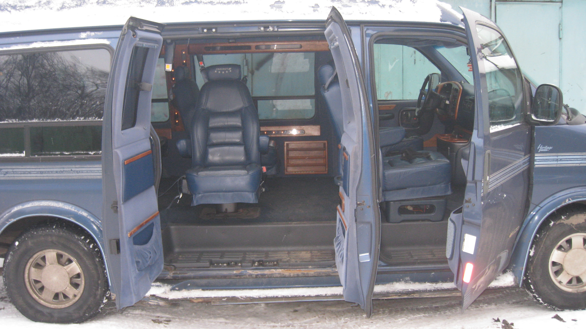 Chevrolet express best sale starcraft van