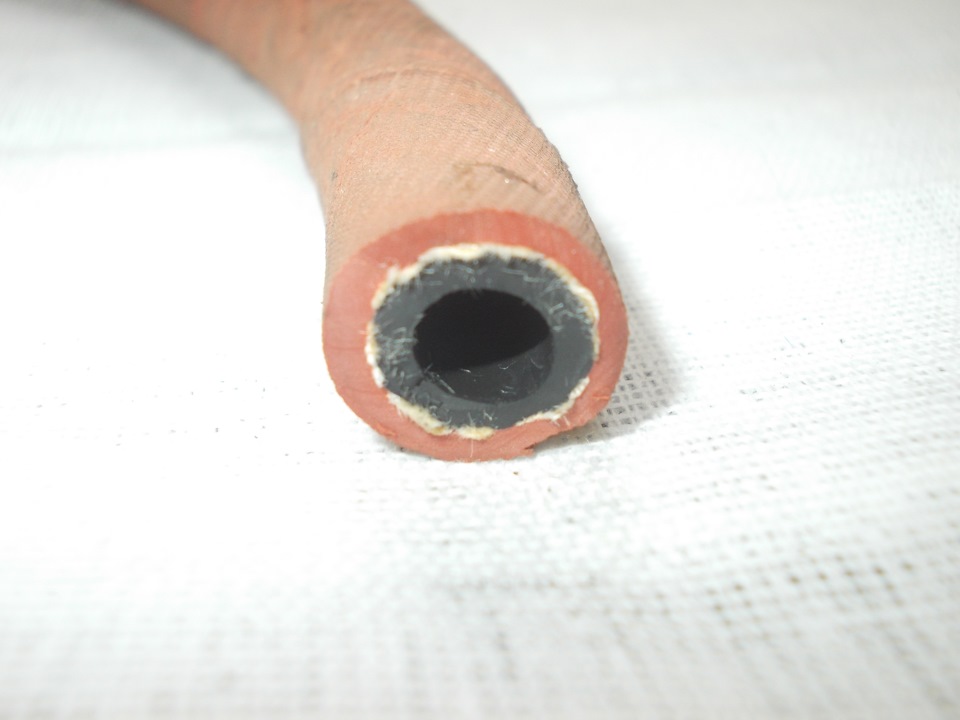 Прокладки цилиндров и ещё советский шланг 50 см на тормоза и сцепление ...