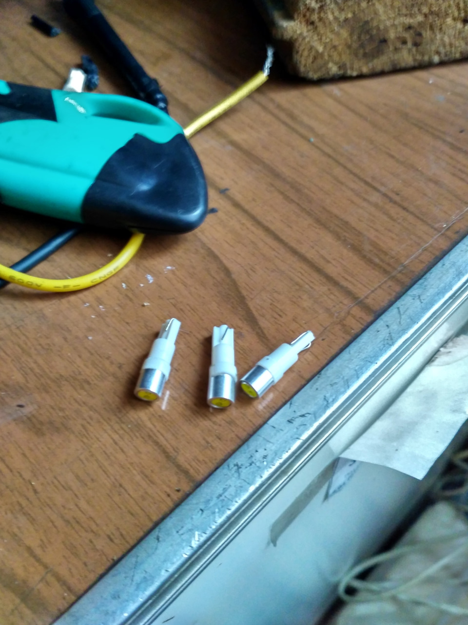 Замена лампочек в ангельских глазках. — LADA 2114, 1,7 л., 2009 года ...